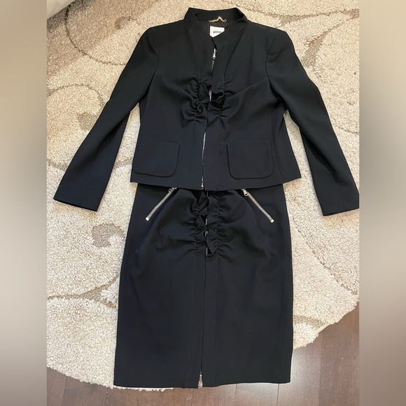 Like new Moschino suit - Picture 3 of 3